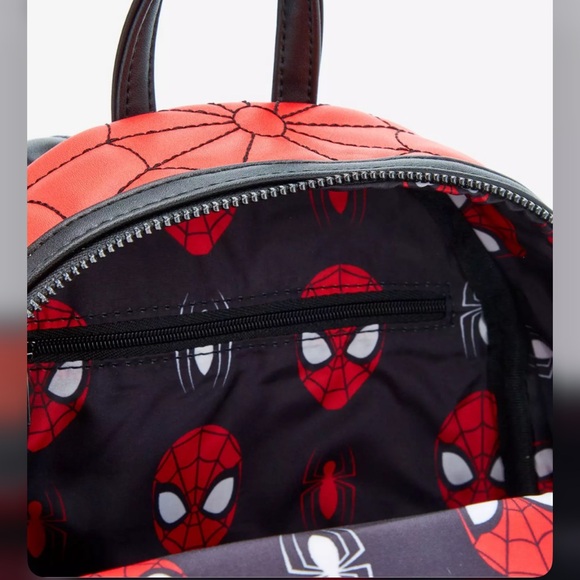 Loungefly Marvel Spider-Man Quilted Mask Set main image 8